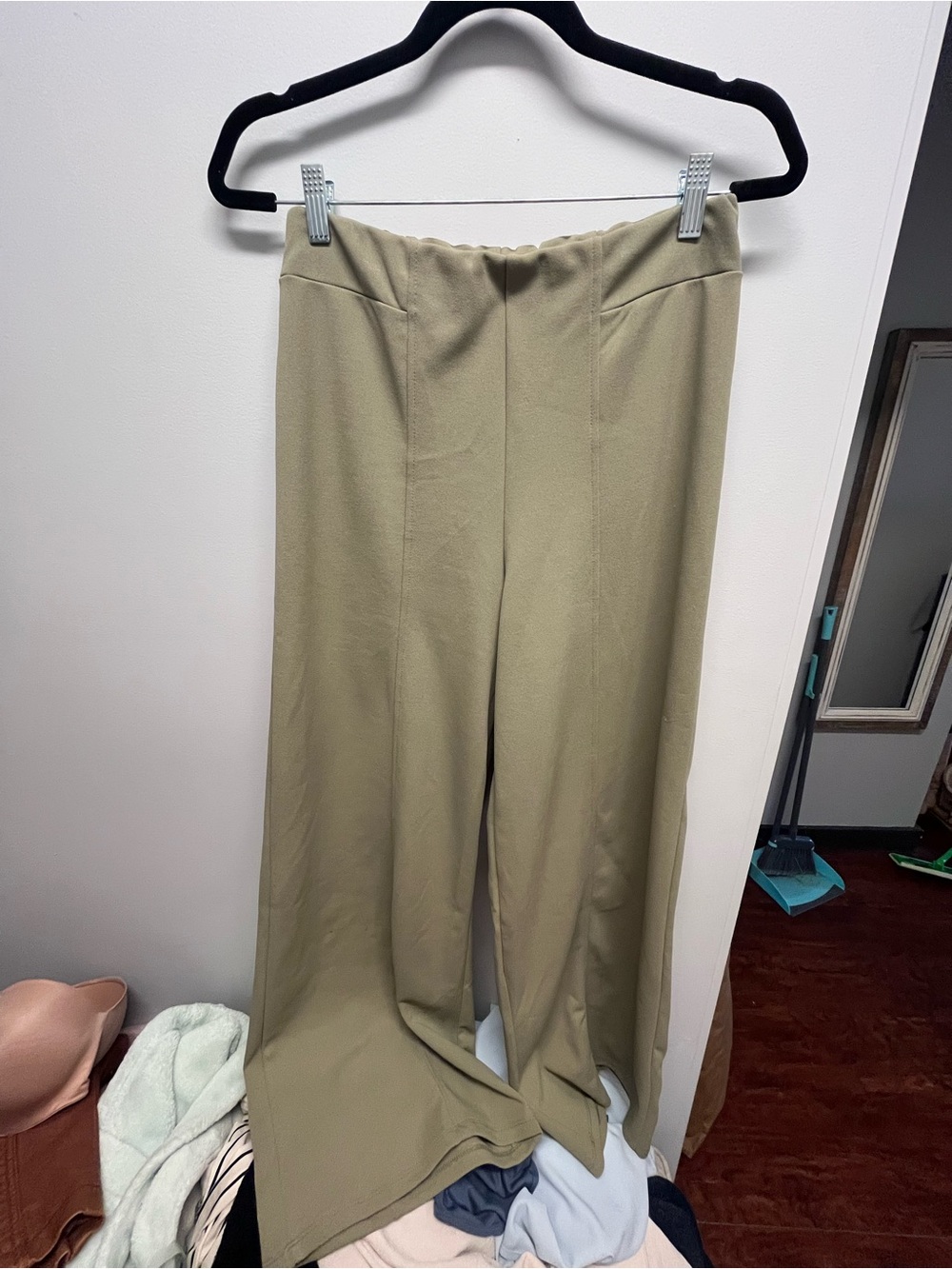 Haute Monde Olive Wide-Leg Pants
